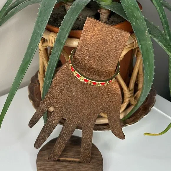 Tory Burch Red Enamel Cuff Bangle Bracelet Gold Logo Accents – Size 6.5 NWT - Picture 3 of 8